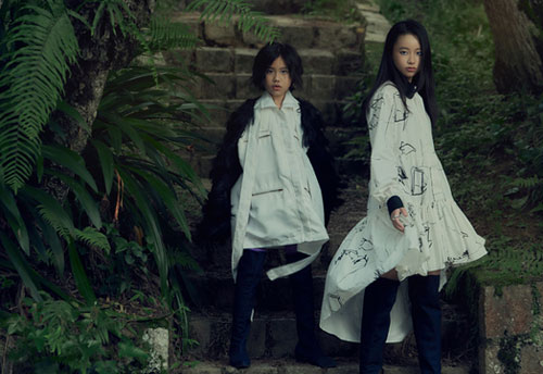 Mẫu nhí diện trang phục NTK Ivan Trần