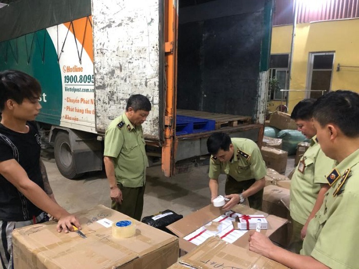 Lợi dụng dịch vụ của Viettel chuyển phát nhanh hàng nghìn sản phẩm nghi nhập lậu