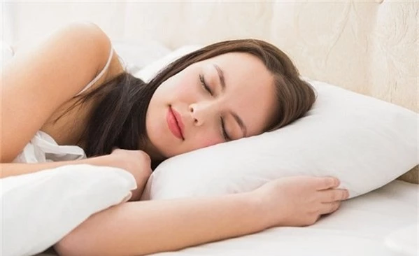 Tư thế ngủ không tốt có thể gây tổn thương tử cung và sức khỏe.
