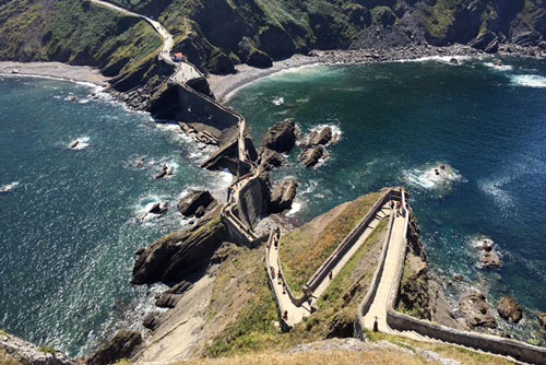 Gaztelugatxe: Tòa lâu đài bí ẩn giữa biển khơi