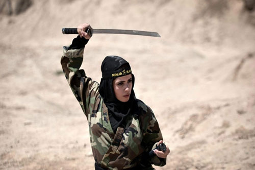 Chiêm ngưỡng các 'bóng hồng' Ninja luyện võ điệu nghệ