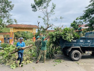 Thừa Thiên Huế: Khẩn trương tổng dọn vệ sinh trường lớp để dạy học bình thường