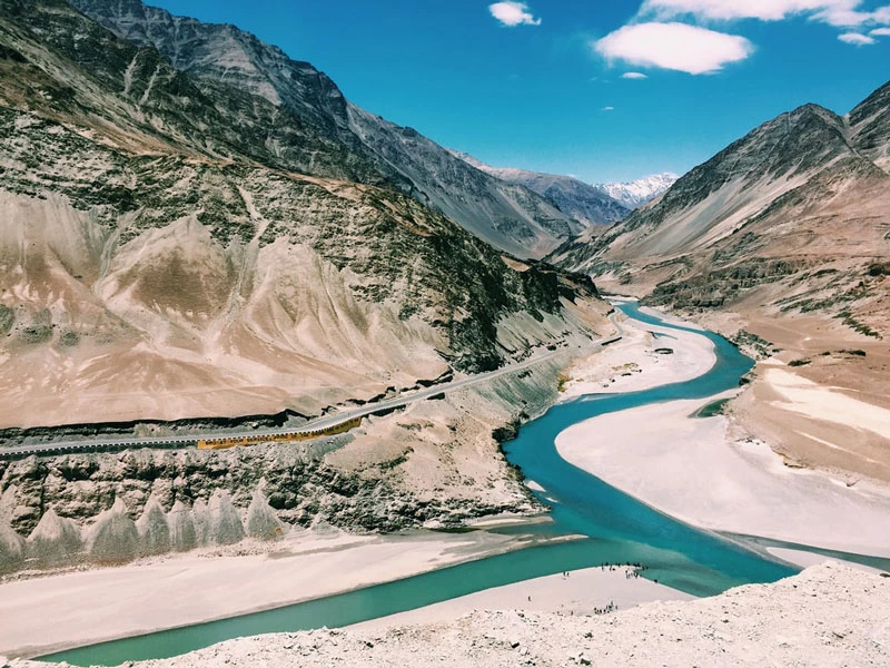 8. Sông Indus (Trung Quốc, Ấn Độ, Pakistan). Chiều dài: 3.610 km.
