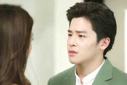 Lương tháng 8 triệu nhưng vợ chi 40 triệu chỉ để mua một cái túi xách, nghe lý do, tôi tối mắt tối mũi vì giận dữ