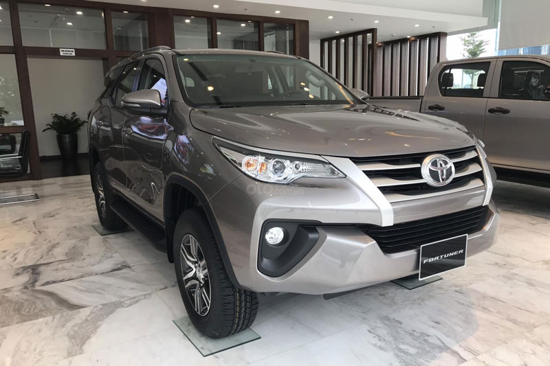 Toyota Fortuner 2020 vừa ra mắt, Fotuner 2019 đã giảm giá hơn 200 triệu đồng