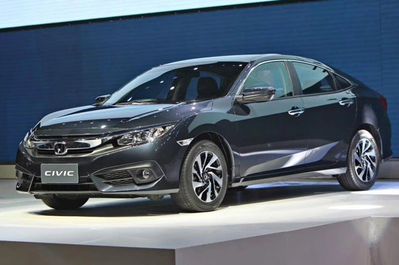 9. Honda Civic (doanh số: 9.879 chiếc).