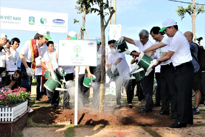 Vinamilk và Quỹ 1 triệu cây xanh cho Việt Nam trao tặng hơn 110.000 cây xanh cho tỉnh Bà Rịa Vũng Tàu.