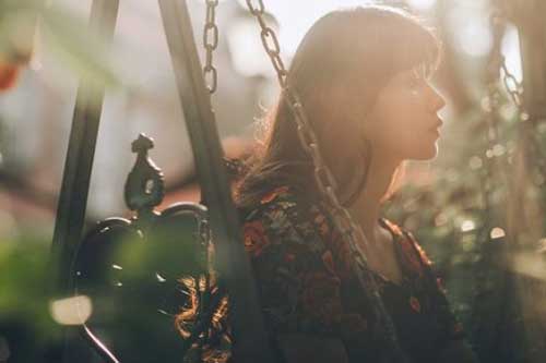 Vừa mở tráp lễ đính hôn ra, họ nhà trai bối rối nói lý do còn gia đình tôi sửng sốt, lặng người