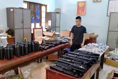 Phát hiện "kho" vũ khí trái phép ngay tại Hà Nội