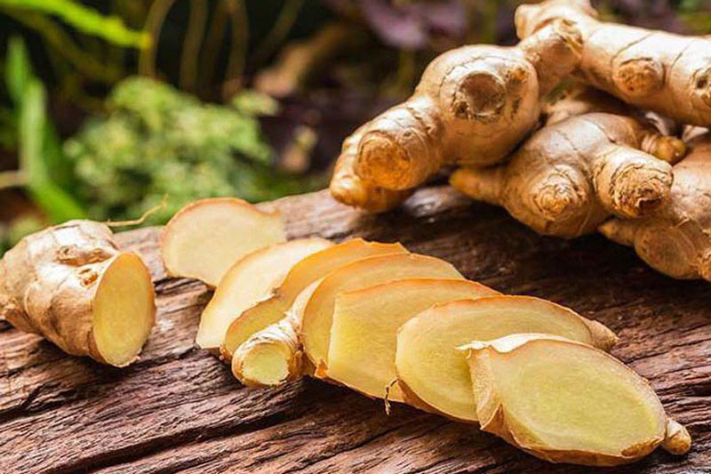 Lấy miếng gừng xoa vào 2 chỗ này trên người, vừa giúp thải độc lại làm tan mỡ bụng