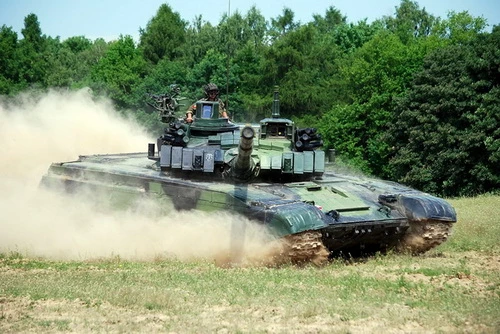 Xe tăng chiến đấu chủ lực T-72M4CZ của Cộng hòa Séc. Ảnh: Vpk.