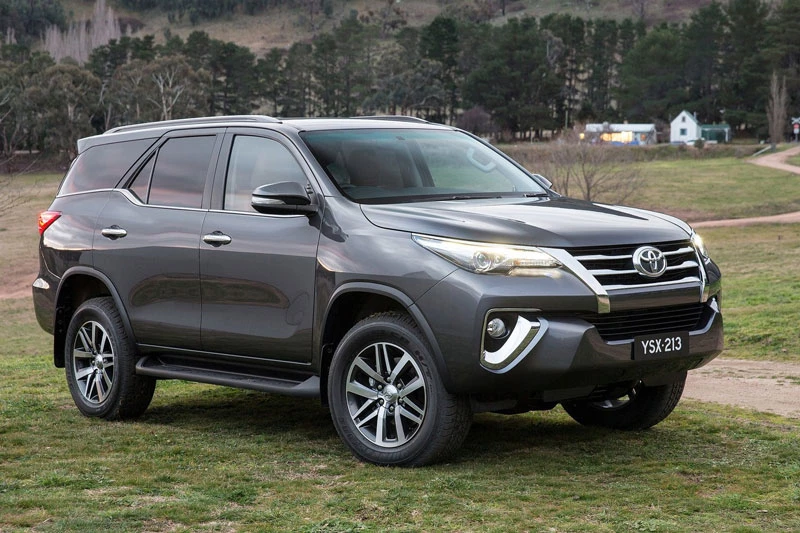 Toyota Fortuner 2019. 