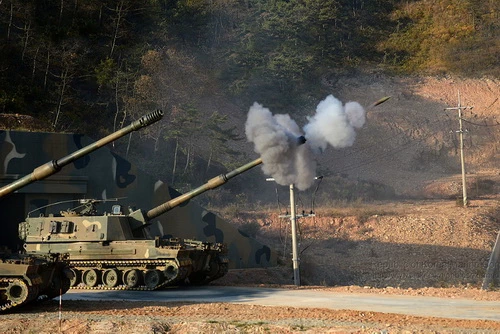 Pháo tự hành K9 Thunder của Hàn Quốc đang là vũ khí rất được ưa chuộng trên thế giới. Ảnh: Defence Blog.