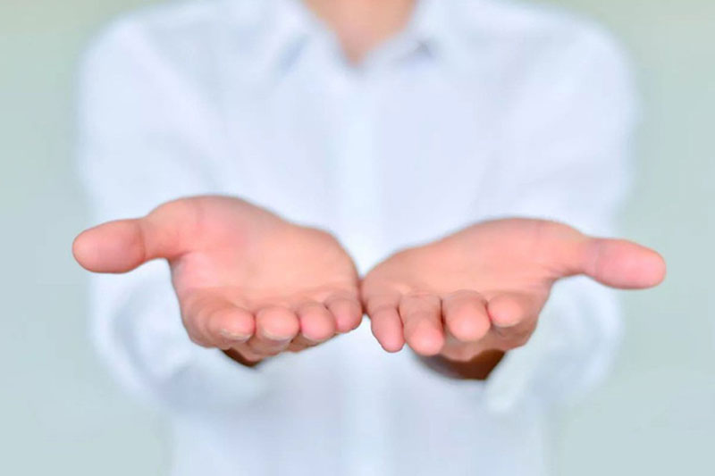 Mỗi ngày bỏ ra vài phút vỗ vào tay theo 5 động tác này, người vừa khỏe lên mà bệnh tật lâu dần cứ tan hết