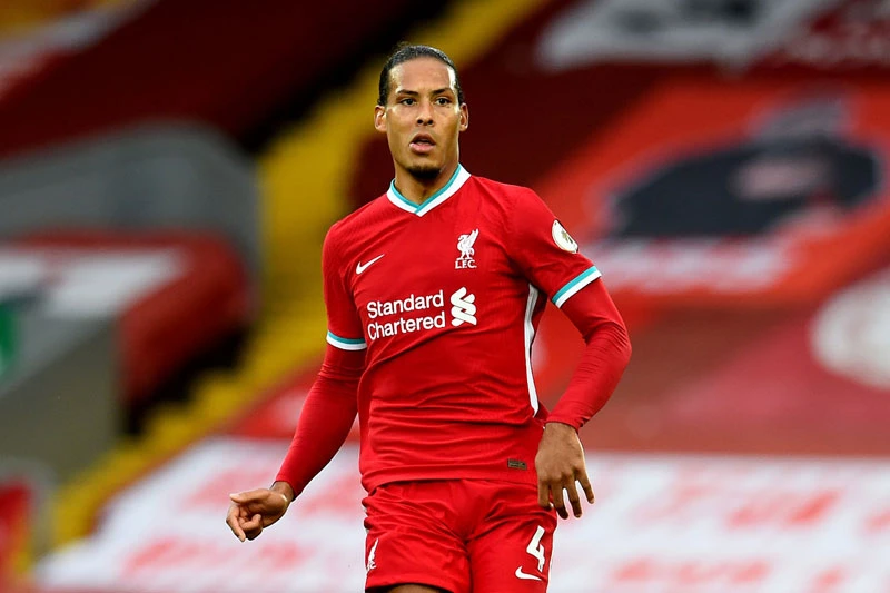 Trung vệ: Virgil van Dijk (Liverpool).