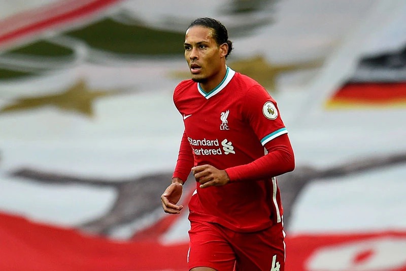 Trung vệ: Virgil van Dijk.