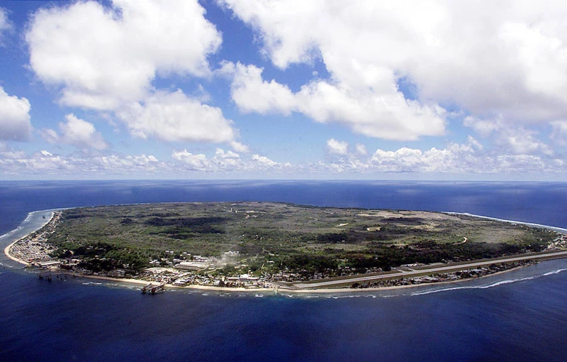 3. Nauru. Diện tích: 21 km2.