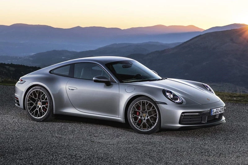 5. Porsche 911 2020 (giá khởi điểm: 97.400 USD).