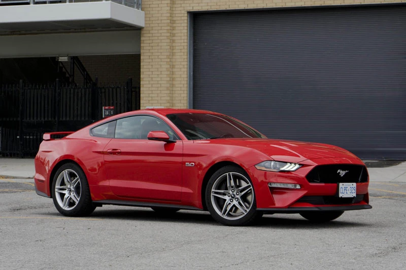 7. Ford Mustang 2020 (giá khởi điểm: 26.670 USD).