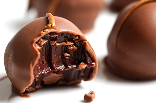 Những thực phẩm nên và không nên ăn đối với da mụn