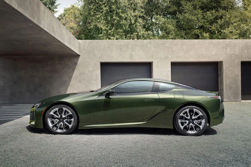 8. Lexus LC 2020 (giá khởi điểm: 92.950 USD).