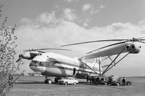Trực thăng lớn nhất thế giới V-12 của Liên Xô. Ảnh: Vpk.