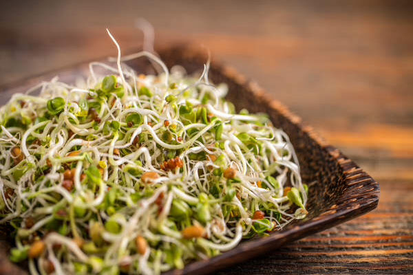 Phụ nữ mang thai cần tránh sử dụng những thực phẩm này để thai nhi phát triển khỏe mạnh