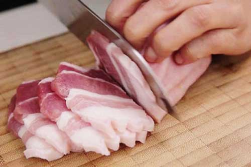 Thái thịt đúng thớ hãy nhớ tuyệt chiêu này, có ngay đĩa thịt mỏng siêu đẹp