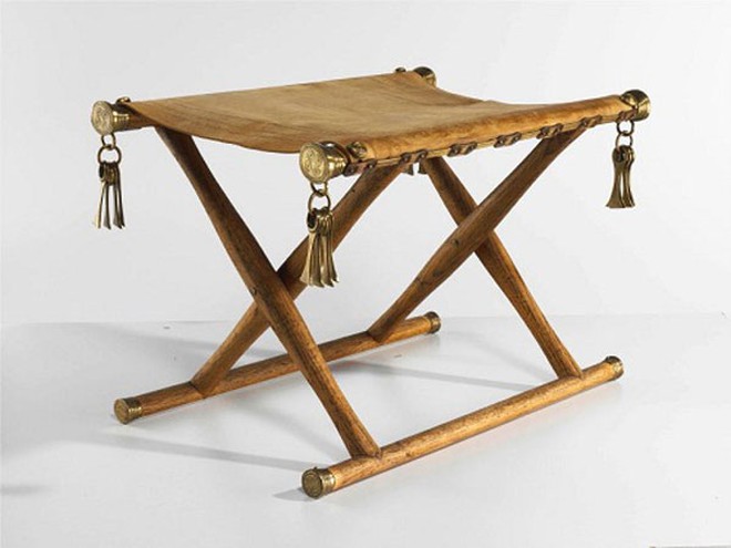 Tranh cãi về chiếc ghế của Pharaoh