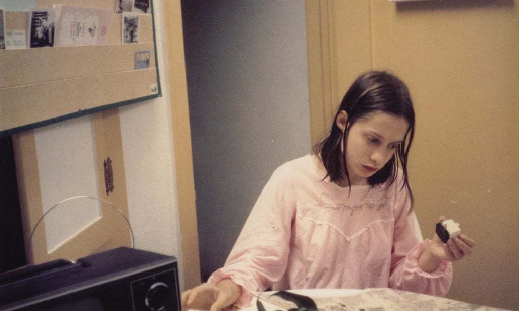 Cuộc đời bé gái 'người rừng' bị trói vào ghế suốt 13 năm