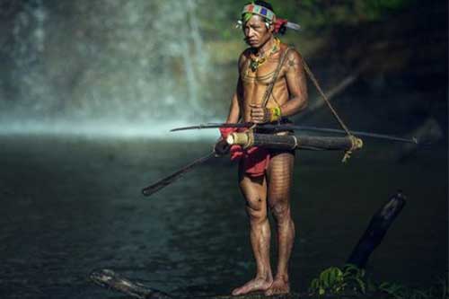 Khám phá bộ lạc sống biệt lập hoàn toàn với cuộc sống hiện đại