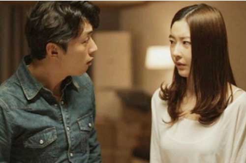 Mẹ vợ quên không đưa tiền thừa đi chợ, chồng tỏ vẻ khó chịu với vợ: "Tiền bạc phải rạch ròi" nhưng câu trả lời của cô lại khiến anh "câm nín"