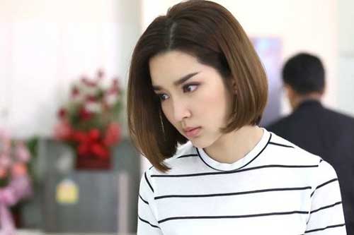 Mẹ chồng từ quê lên thăm, cả tuần bà mắng con dâu không ngừng nhưng đến lúc về bà lại nhét cho một thứ khiến tôi đỏ hoe mắt