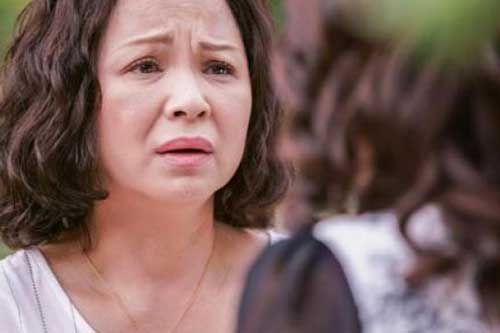 Thấy mẹ chồng hay tâm sự thân mật cùng ông bán nước cổng viện, tôi tưởng bà ngoại tình nhưng sự thật trái ngược hoàn toàn