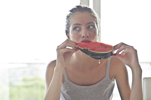 Ăn gì để xinh đẹp và trông trẻ hơn đến 10 tuổi?