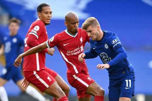 'Kẻ đóng thế' Fabinho khiến siêu trung vệ Van Dijk bị lu mờ