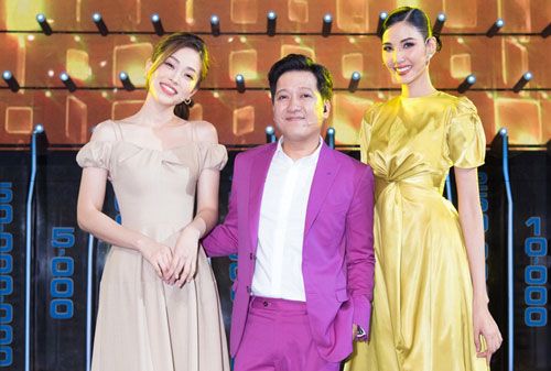 Đứng cạnh 2 Á hậu, Trường Giang vẫn nổi bần bật