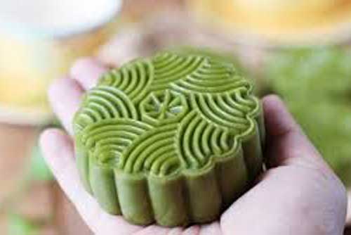 Cách làm bánh trung thu dẻo lá dứa nhân sữa dừa siêu ngon