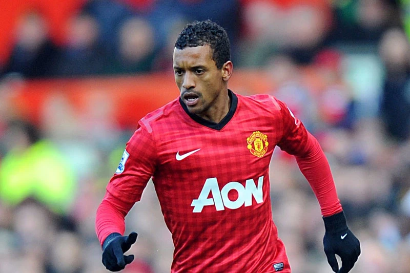 Tiền vệ phải: Luis Nani.