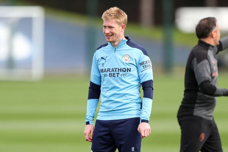 =5. Kevin De Bruyne (Man City, giá trị hiện nay: 108 triệu bảng, mức giảm giá từ ngày 1/1/2020 đến nay: 27 triệu bảng).