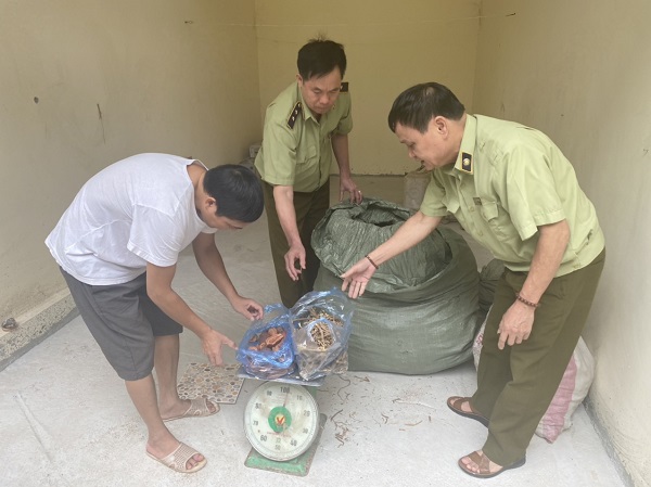 Lạng Sơn: Xử lý hàng trăm kg thuốc bắc, nguyên liệu thuốc bắc không rõ nguồn gốc