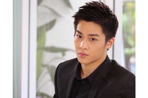 Th&#x1EA5;y anh r&#x1EC3; t&#x1B0;&#x1A1;ng lai &#xF4;m ng&#x1B0;&#x1EDD;i ph&#x1EE5; n&#x1EEF; kh&#xE1;c v&#xE0; s&#x1EF1; th&#x1EAD;t &#x111;&#x1ED9;ng tr&#x1EDD;i v&#x1EC1; c&#xE1;i thai trong b&#x1EE5;ng ch&#x1ECB; g&#xE1;i