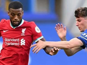 Fan Liverpool đòi tống khứ cầu thủ 'tàng hình' ở trận thắng Chelsea
