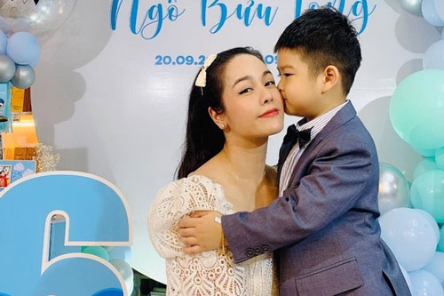 Nhật Kim Anh mừng sinh nhật con
