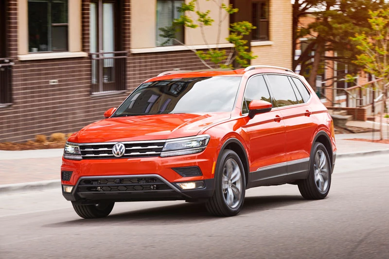 1. Volkswagen Tiguan 2020 (giá khởi điểm: 24.945 USD).