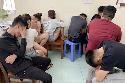 Liên tiếp phát hiện khách và nhân viên quán karaoke “phê” ma túy