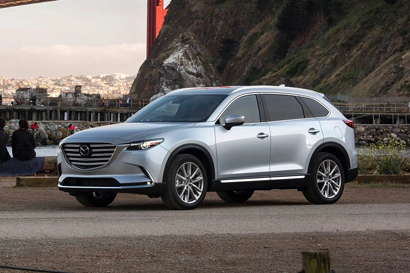 3. Mazda CX-9 2020 (giá khởi điểm: 33.890 USD, số chỗ ngồi tối đa: 7).