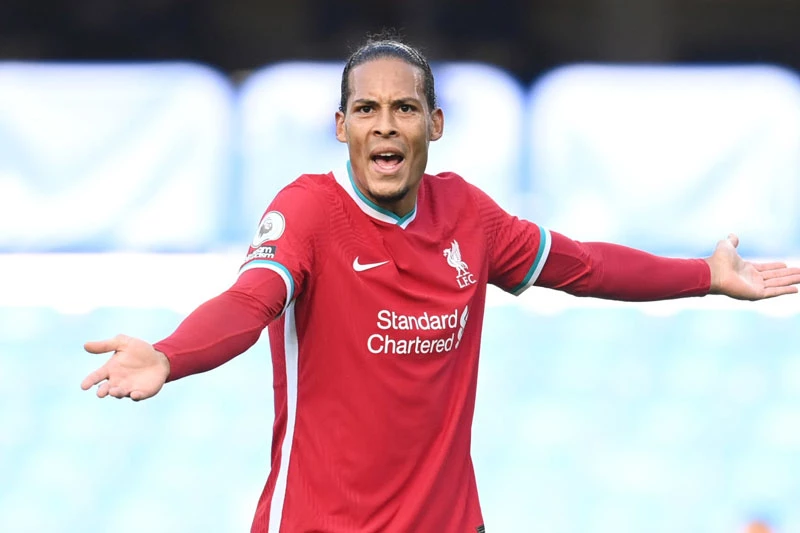 Trung vệ: Virgil van Dijk (Liverpool, định giá chuyển nhượng: 72 triệu bảng).