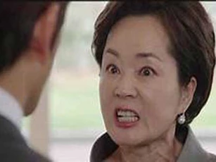 Thương mẹ vợ nên đưa bà đến sống cùng, vậy mà mới được vài ngày, tôi "muối mặt" với hàng xóm và cả đồng nghiệp