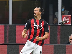 Lập cú đúp ở tuổi 38, Ibrahimovic tiếp tục... ngông ngênh tự đắc
